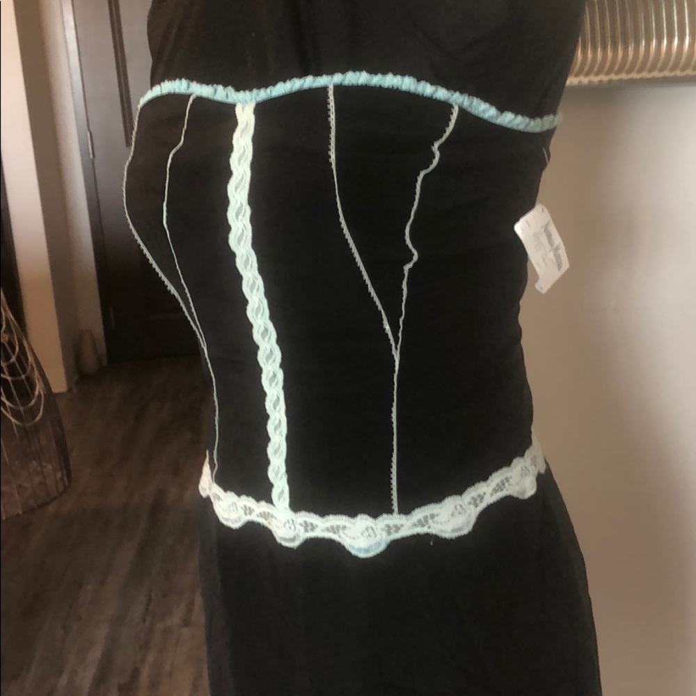 Dress - Picture 2 of 5